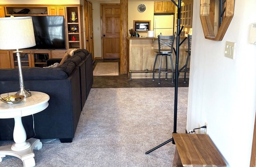 Bonner Springs House | Forest View Inn - A retreat in the woods!