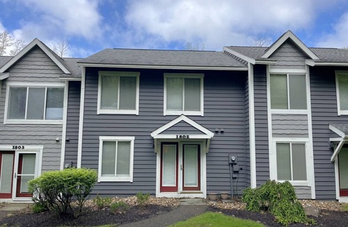 Hidden Valley Apartment | 🏡 Forest View | Quiet Getaway | Pool Access, Forest Views & A/C