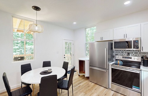 Windsor Hills House | Forest Views & Grill! Lynchburg Treehouse Retreat