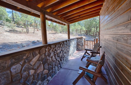 Show Low Cabin | Forest Views nFenced for Kids and/or Dogs, AC/Great Wi-Fi/DirectTV/Grill/Laundry