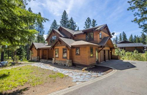 Cle Elum House | Forest Views with Suncadia Pool Access