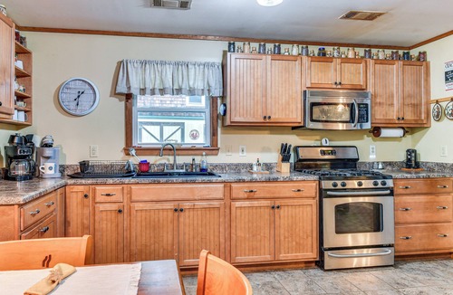 Eatonton House | Forested Family Hideaway Near Lake Sinclair!