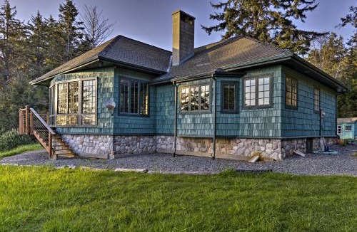 Port Orford House | Forested Gold Beach House with Panoramic Ocean Views