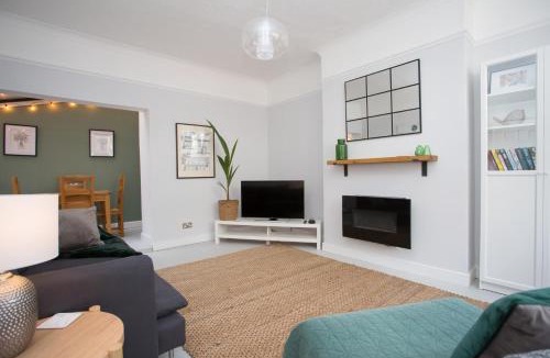 Worthing House | Foresters Cottage