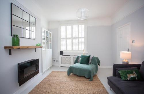 Worthing House | Foresters Cottage