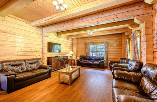 Glenisla Cabin | Foresters Spa Plus, Dundee