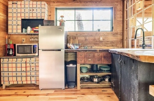 Adairsville Cabin | FoResTree House- Peaceful Luxury Treehouse Hot tub