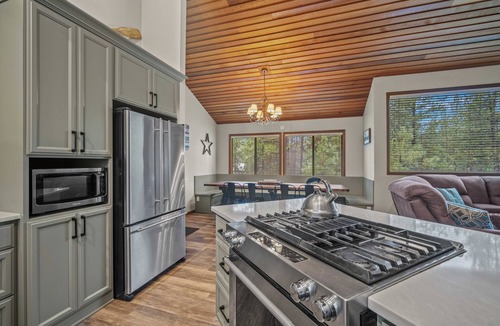 Sunriver House | Forestside Retreat with Access to The Cove