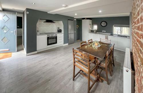 Stuppington House | Forge Cottage