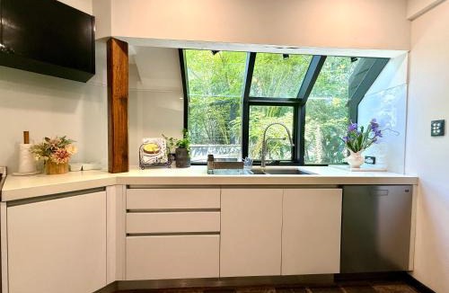 Warburton House | Forget Me Not Cottages