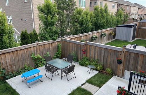 Oakville Apartment | Forget your worries in this 1000 sqft Independent apartment with parking.