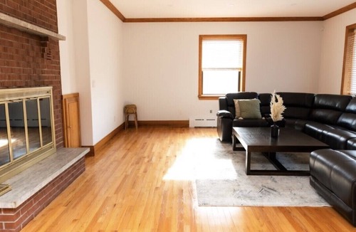 Jeffersonville House | Forget your worries in this spacious and serene space