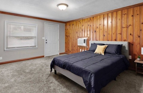 Lupton City House | Forget your worries in this spacious and serene space