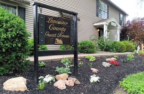New Holland Apartment | Forget your worries and enjoy some peace in the beautiful Lancaster Guest House.