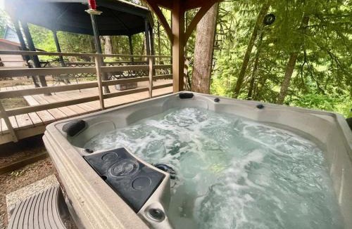 Beaver House | Forks Riverside Serenity