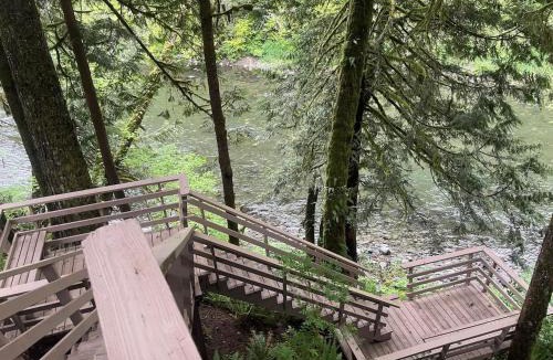 Beaver House | Forks Riverside Serenity