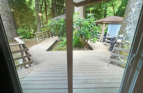 Beaver House | Forks Riverside Serenity