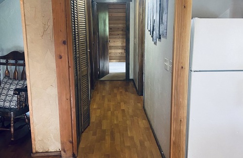 Forks House | Forks Wa Rustic Wolf Den Cabin