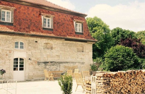 Maroldsweisach House | former wagonry in the castle complex