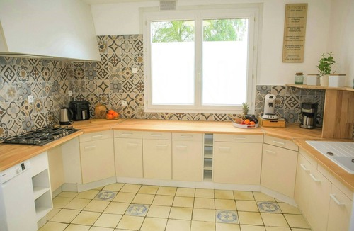 Serqueux House | Former 1909 Family-Friendly Station in Normandy