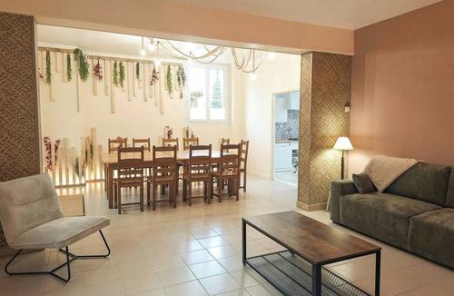 Serqueux House | Former 1909 Family-Friendly Station in Normandy