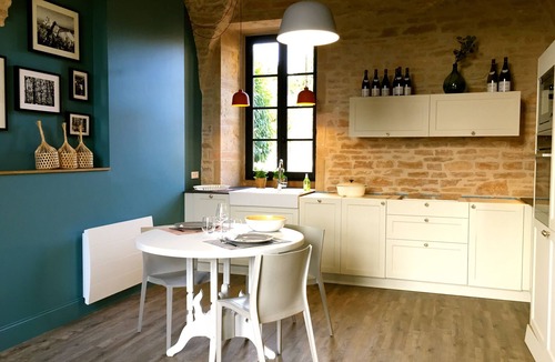 Beaune House | Former convent from the 17th, renovated, private garden, Beaune center