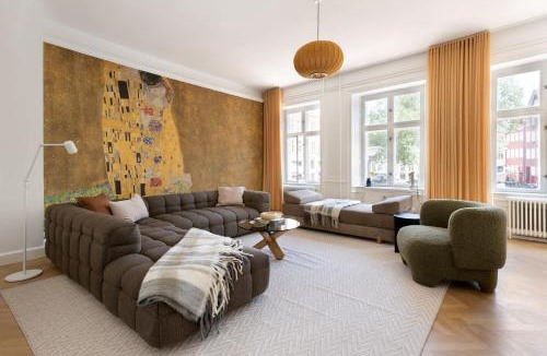 Copenhagen City Centre Apartment | Former Dukes Residence - 4 bedrooms - 2 bathroms