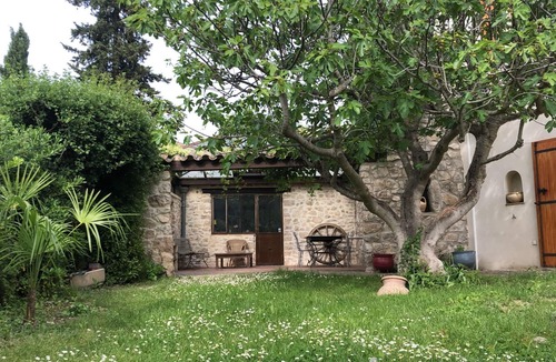 Saint-Mathieu-de-Treviers Villa | Former sheepfold in an old village with garden and swimming pool