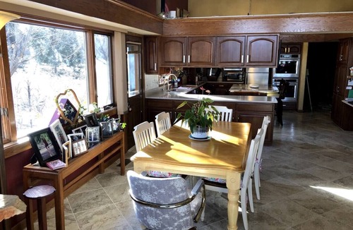 Neenah House | Former GB NFL Draft Executive Waterfront Complex!