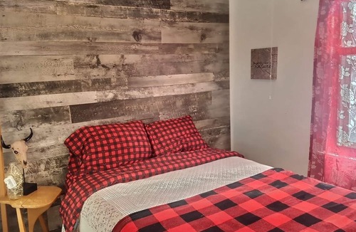 Rimouski House | Former General Store Chez Frid