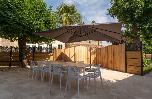 Arcais House | Former market garden house with swimming pool and tennis court