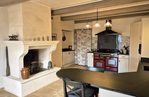 Saint-Just Bed & Breakfast | Former royal hunting lodge 5* - Calm, nature, swimming pool & charm in Ardèche