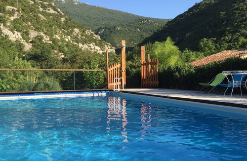 Gornies House | Former silk, mountain river pool, exceptional friends, family