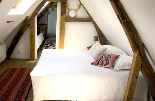Saint-Pierre-en-Pays-d'Auge House | Former wine press in a 4ha property. Neat decor, on the cider route.