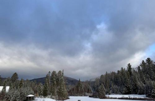 Saint Come Ski Chalet | Formidable Waterfront Cottage - Formidable Chalet sur bord de l'eau