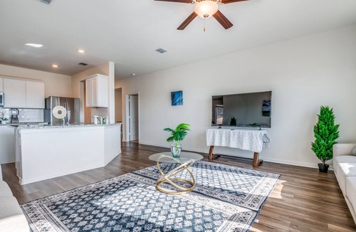 Forney House | Forney Retreat - Home w/Community Pool Near DFW