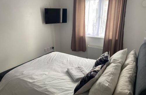 Alibon Apartment | Forsyth Apartment - Spacious and Comfortable 2 bedrooms