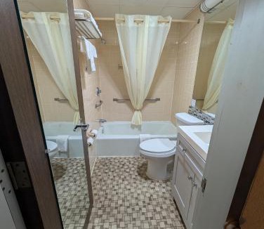 Forsyth Hotel | Forsythia Inn & Suites