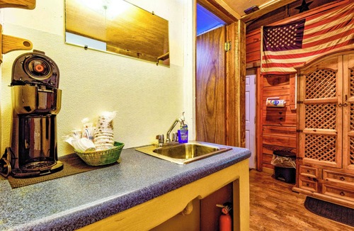 Cherokee Cabin | Fort Apache Cabin at Panther Creek
