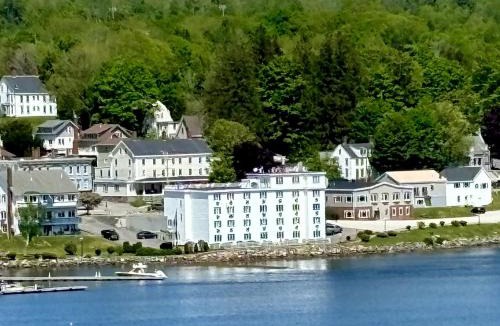Bucksport Hotel | Fort Knox Inn