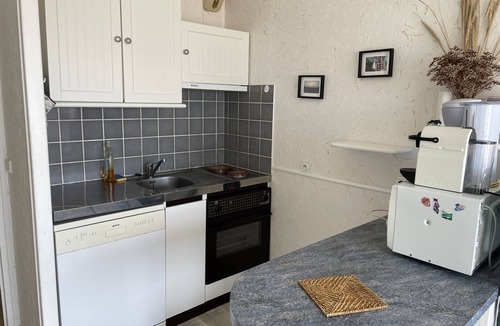 Fort-Mahon-Plage Apartment | Fort-Mahon-Plage: Studio with balcony, fully equipped, private parking