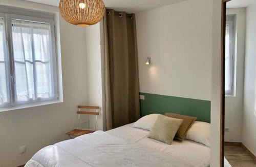 Fort-Mahon-Plage Apartment | Fort-Mahon-Plage : Appartement rénové en front de mer, 2 chambres, terrasse - FR-1-482-93