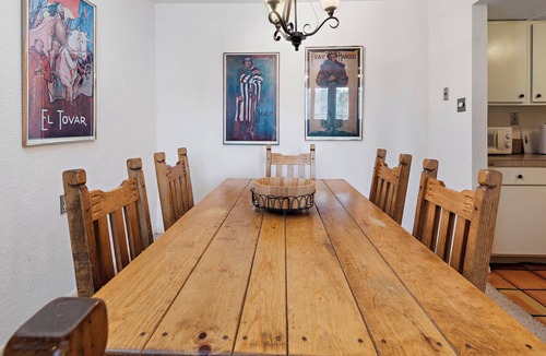 Northeast Santa Fe Hotel | Fort Marcy 38 | Walk to Plaza | Kiva Fireplace | Full Kitchen | Hot Tub | Pool | 2 Levels