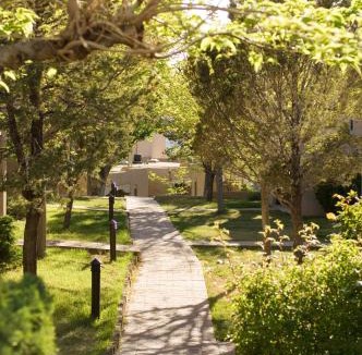 Northeast Santa Fe Resort | Fort Marcy Suites by All Seasons Resort Lodging