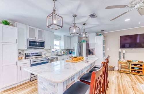 Fort Morgan Pines House | Fort Morgan Bay Club - Bring Your Boat! Pool!