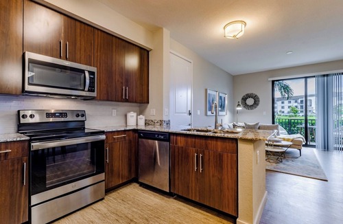 Three Oaks Apartment | Fort Myers 2BR Condo | Pool + BBQ + Gym