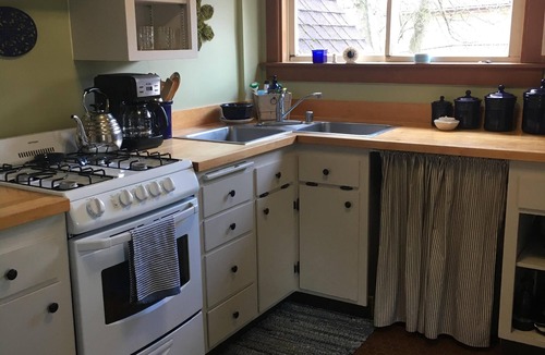 Moscow House | Fort Russell Cottage