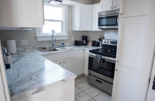 Saint Marys  Allen County Apartment | Fort Wayne Apartment with 2 Queen Beds | Comfortable Stay