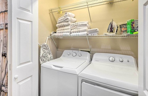 Fort White Cabin | Fort White Getaway w/ Pool + Mountain Bikes!