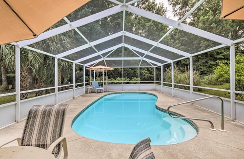 Fort White Cabin | Fort White Getaway w/ Pool + Mountain Bikes!